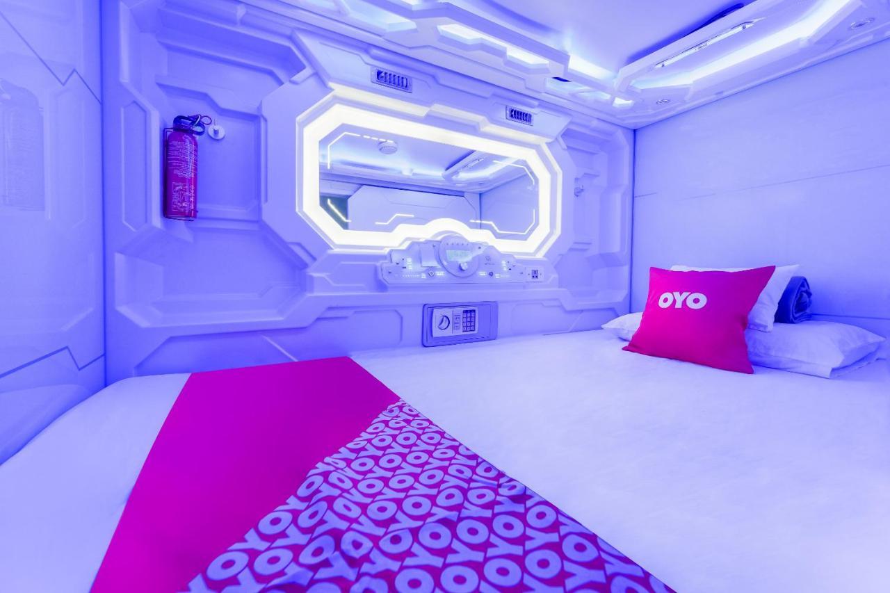 Oyo 89635 Modular Langkawi Capsule Hotel Padang Mat Sirat Exterior foto